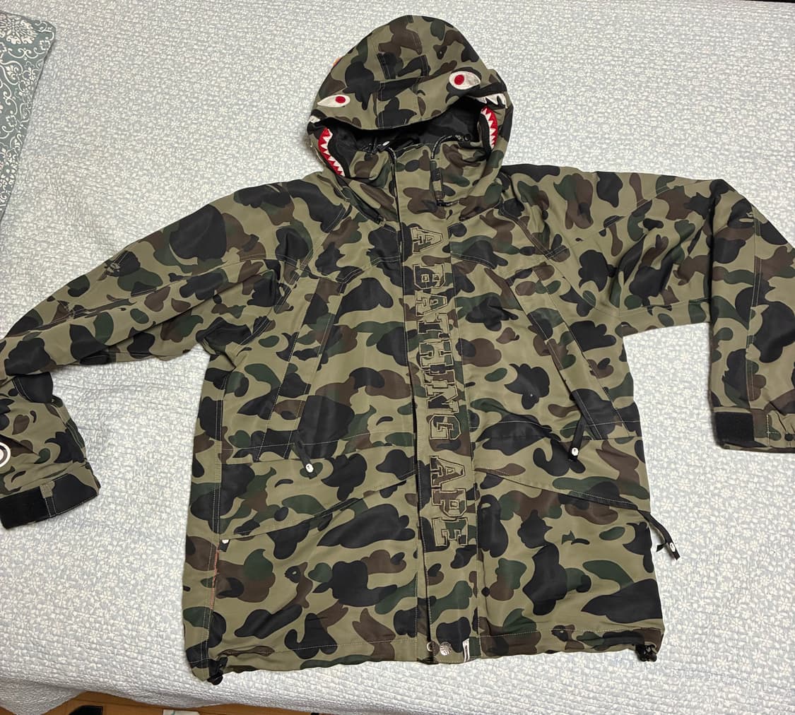 베이프 바람막이 팝니다 상품이미지1