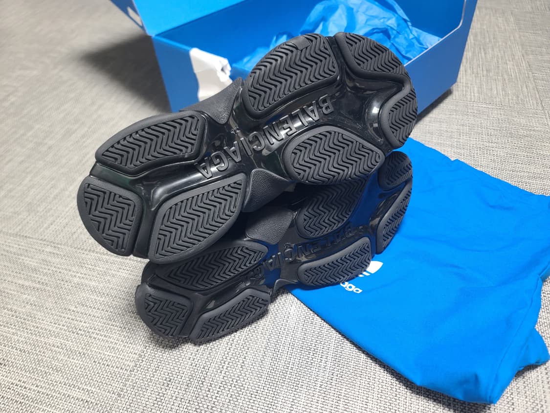 발렌시아가 트리플s 아디다스 발렌시아가 트리플s 블랙 41 상품이미지2