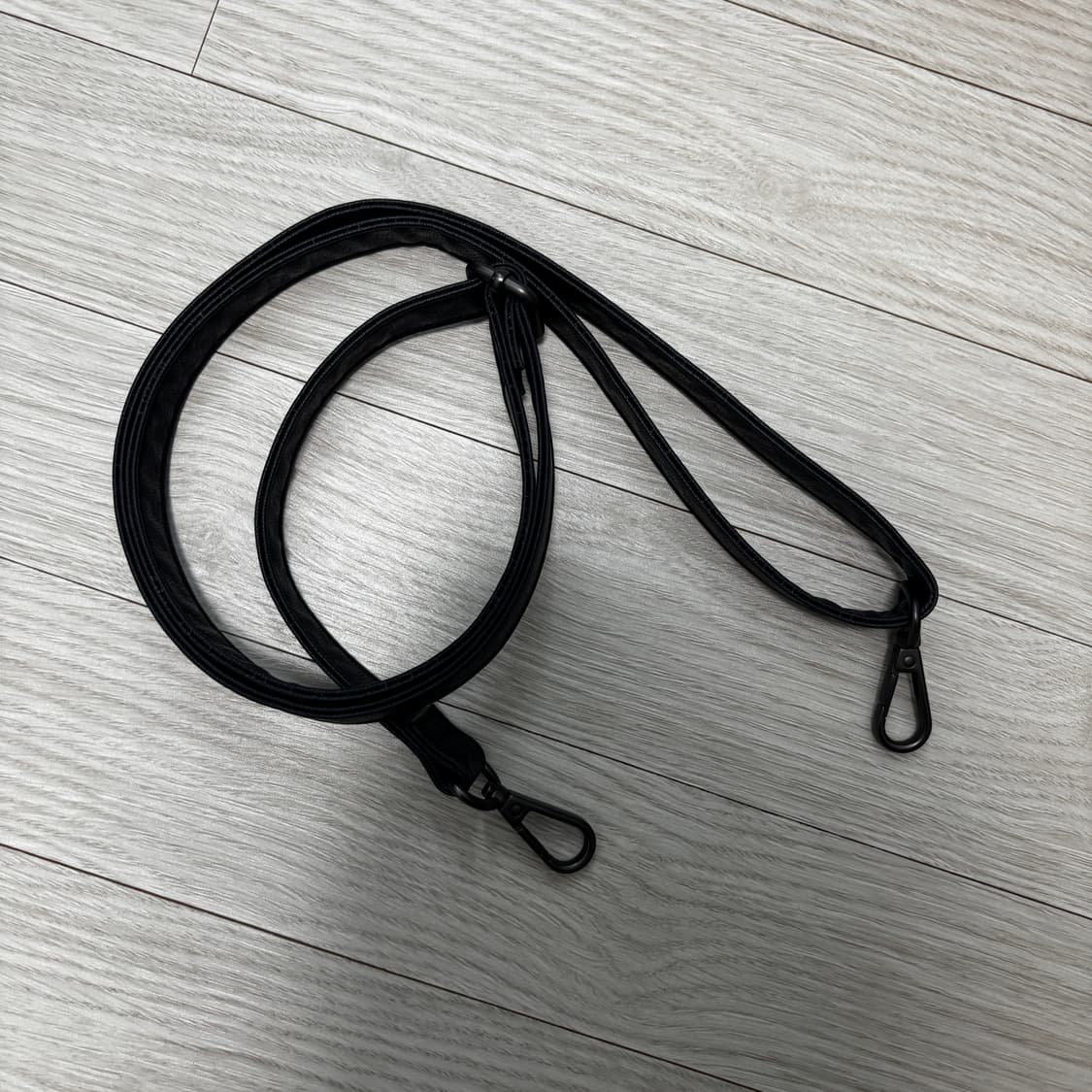 팬시클럽 벨티드 워싱 레더 미니백 블랙 상품이미지9