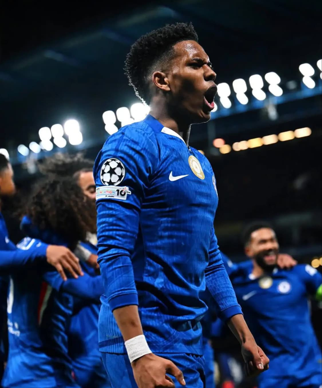 25-26시즌 첼시 홈 이스테방 챔스패치 긴팔 유니폼 M사이즈 상품이미지8