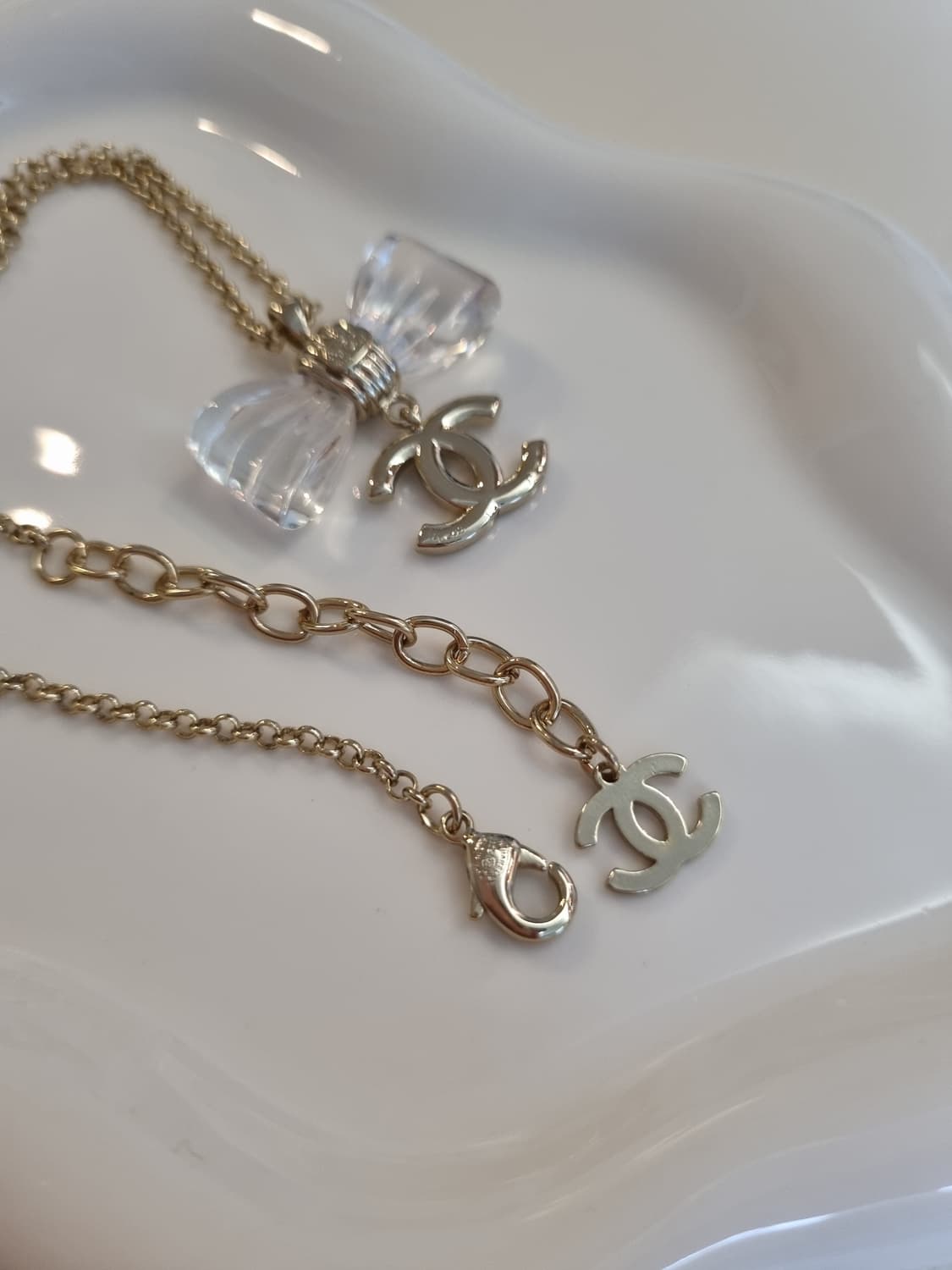 샤넬 투명리본 CC 목걸이 업사이클링 금장 상품이미지5