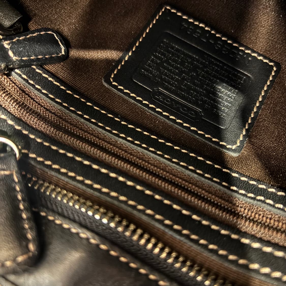 정품 코치 스티치 버클 숄더백     상품이미지10