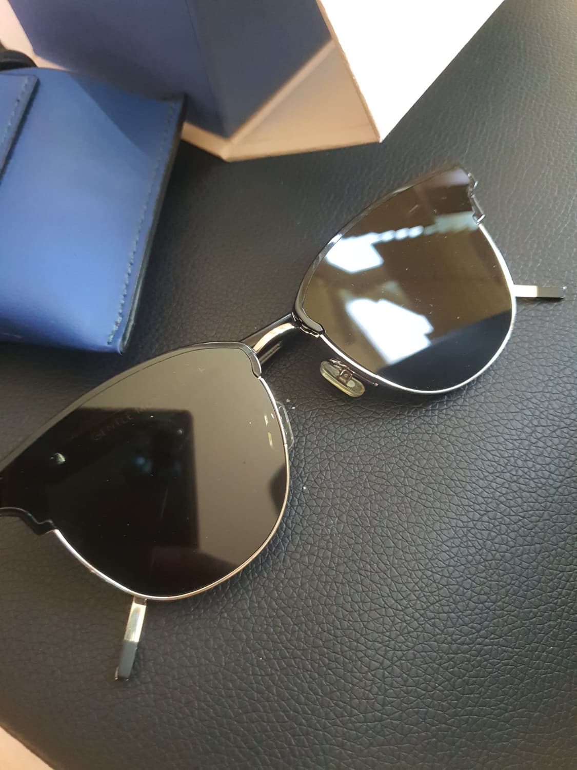 젠틀몬스터 틸다운 상품이미지1