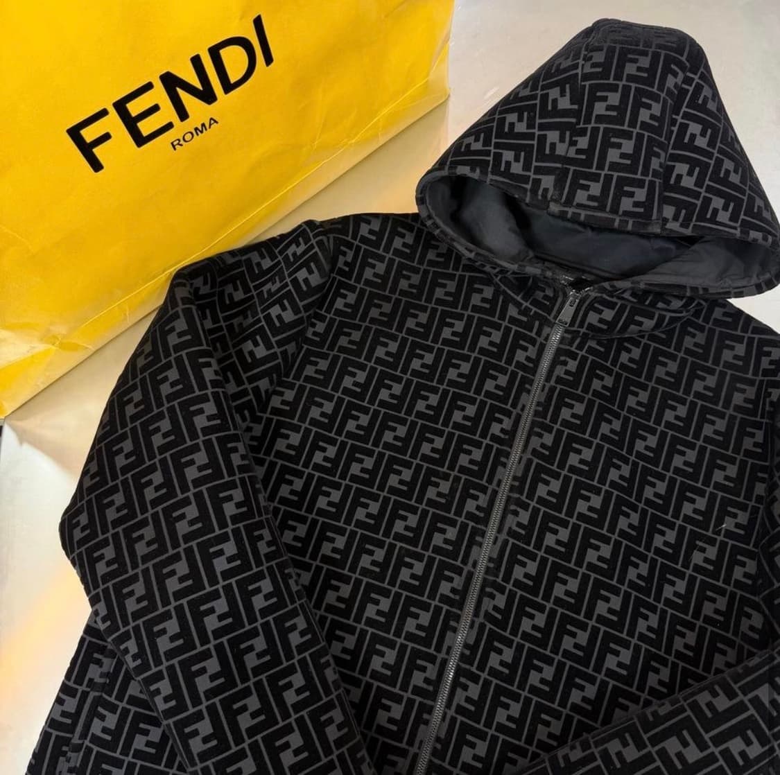 [리오브전포점] 펜디 FF 풀 모티프 벨벳 후드 블루종 자켓 상품이미지3