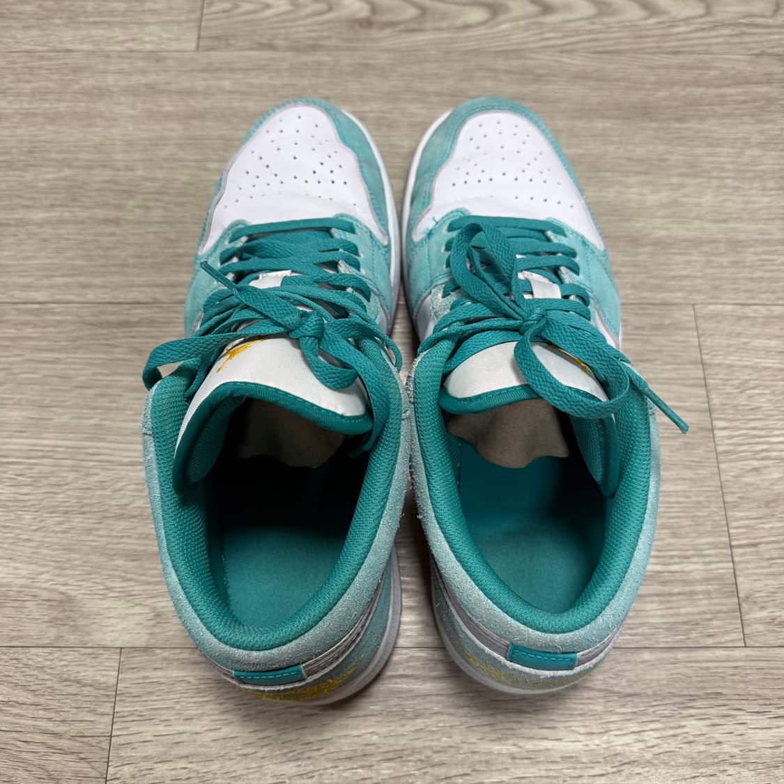 나이키 조던 1 로우 SE 뉴 에메랄드 상품이미지4