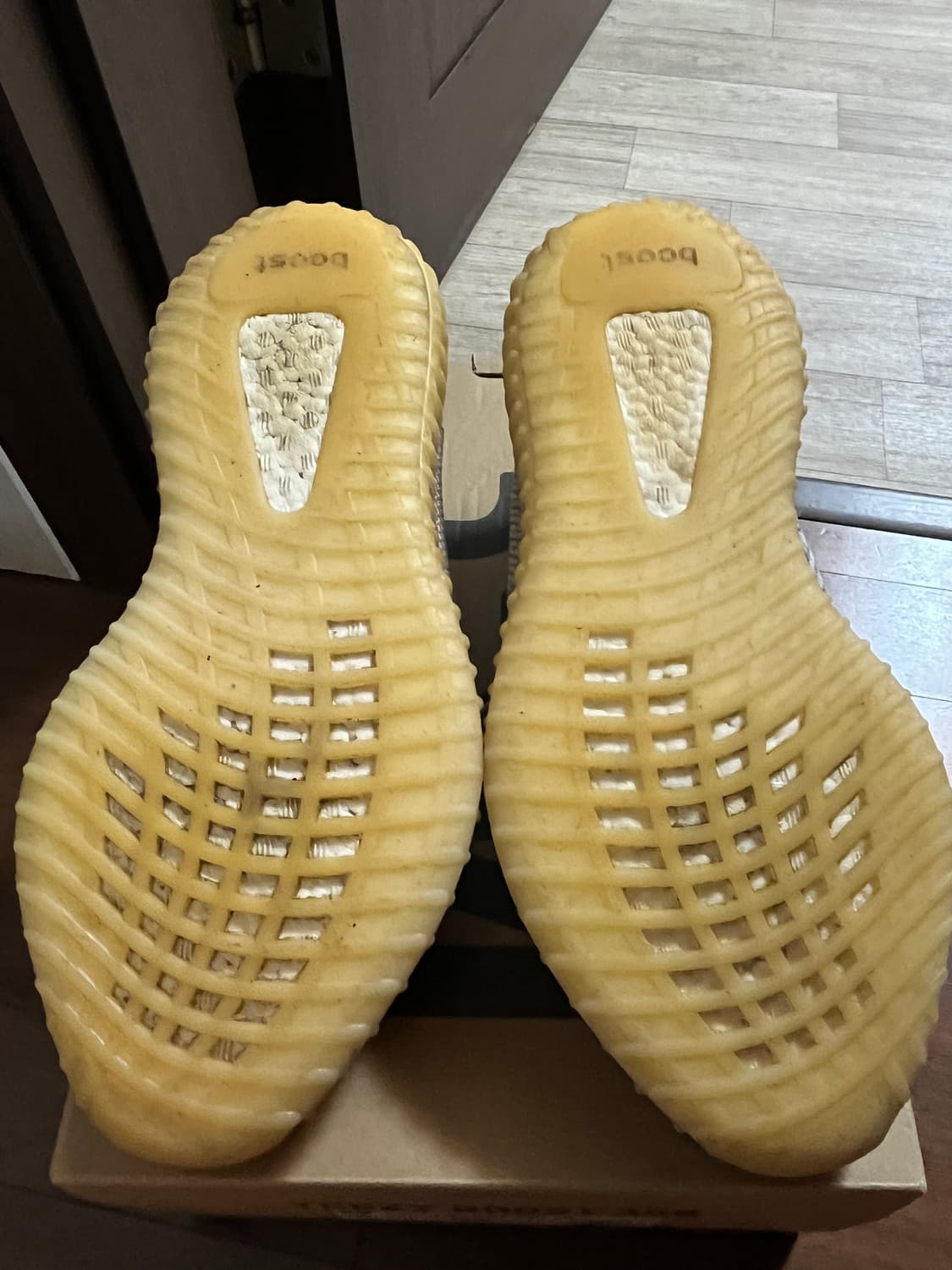 아디다스 이지부스트 350 V2 스태틱 285 상품이미지5