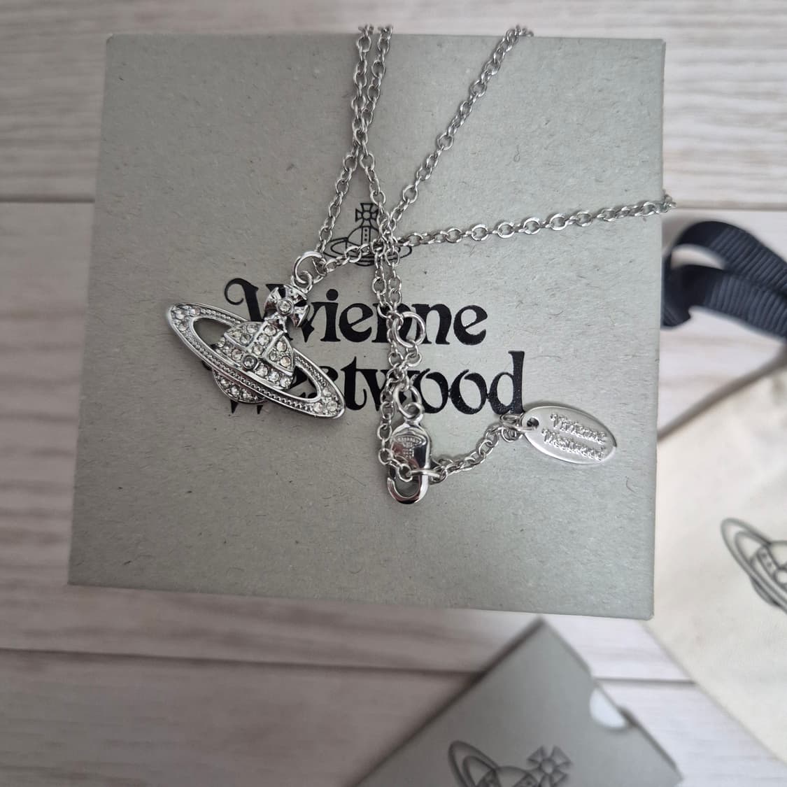 비비안웨스트우드 미니바스릴리프 목걸이  상품이미지1