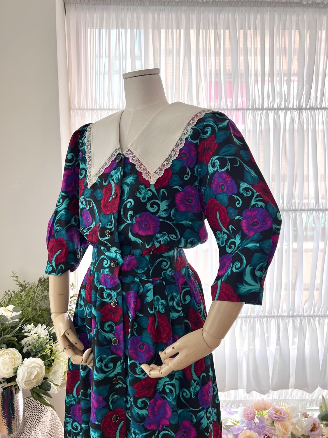 화이트 카라 플라워 버튼 원피스 상품이미지6