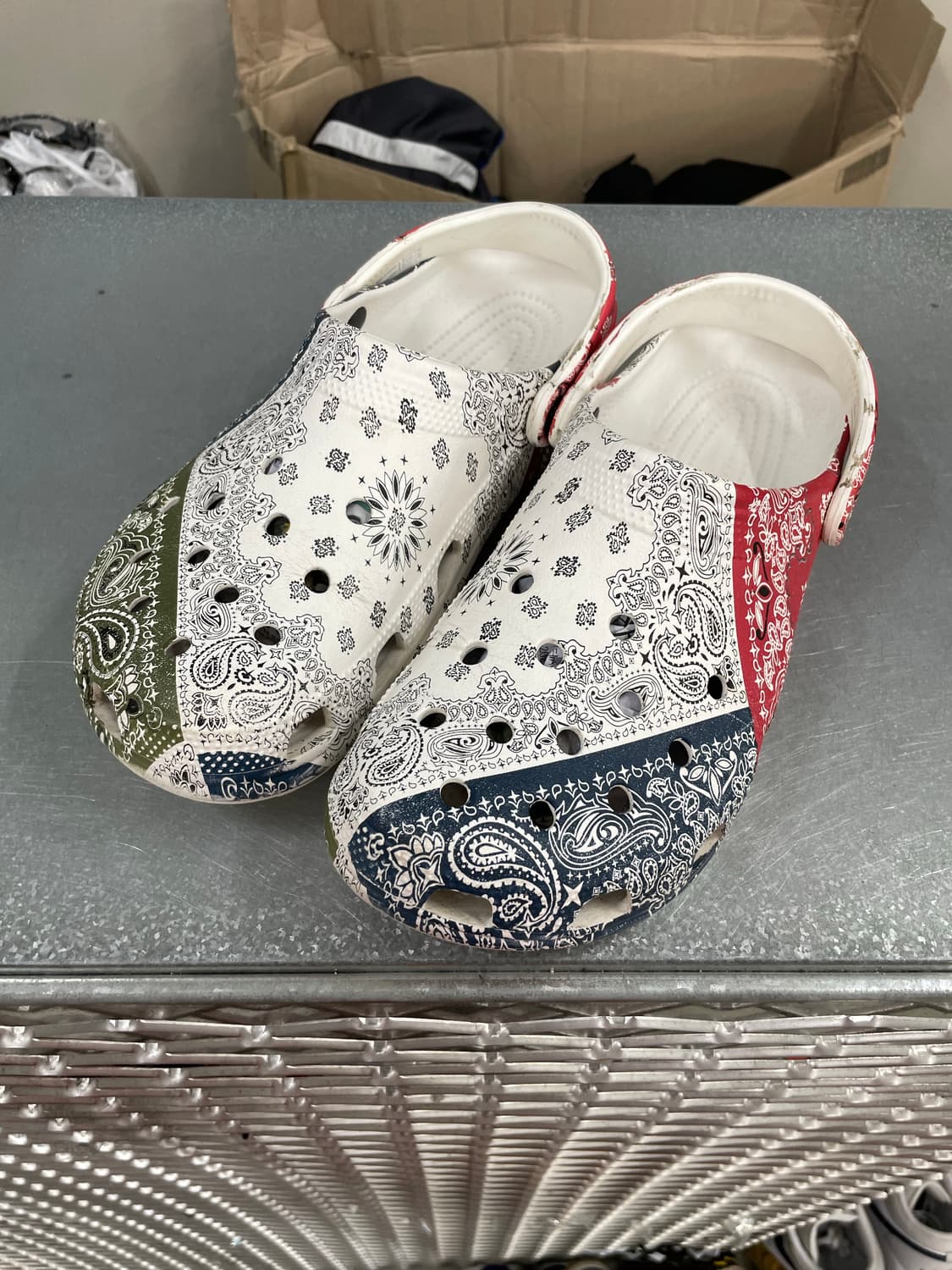 크록스 반다나 클로그 멀티 M10 상품이미지2