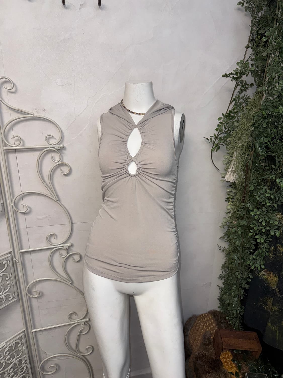 HILLDA Hole Sleeveless Hoodie (새제품) 상품이미지1