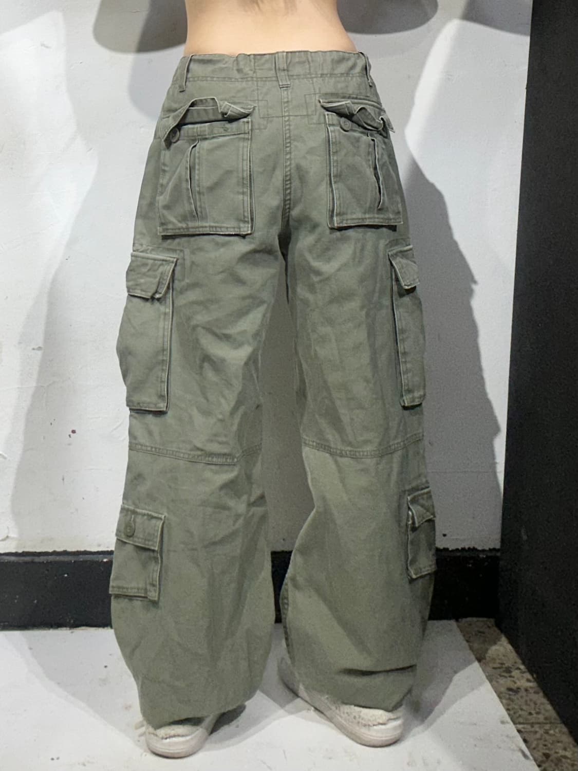빈티지 카키 유틸리티 멀티 포켓 와이드 카고 팬츠  상품이미지3