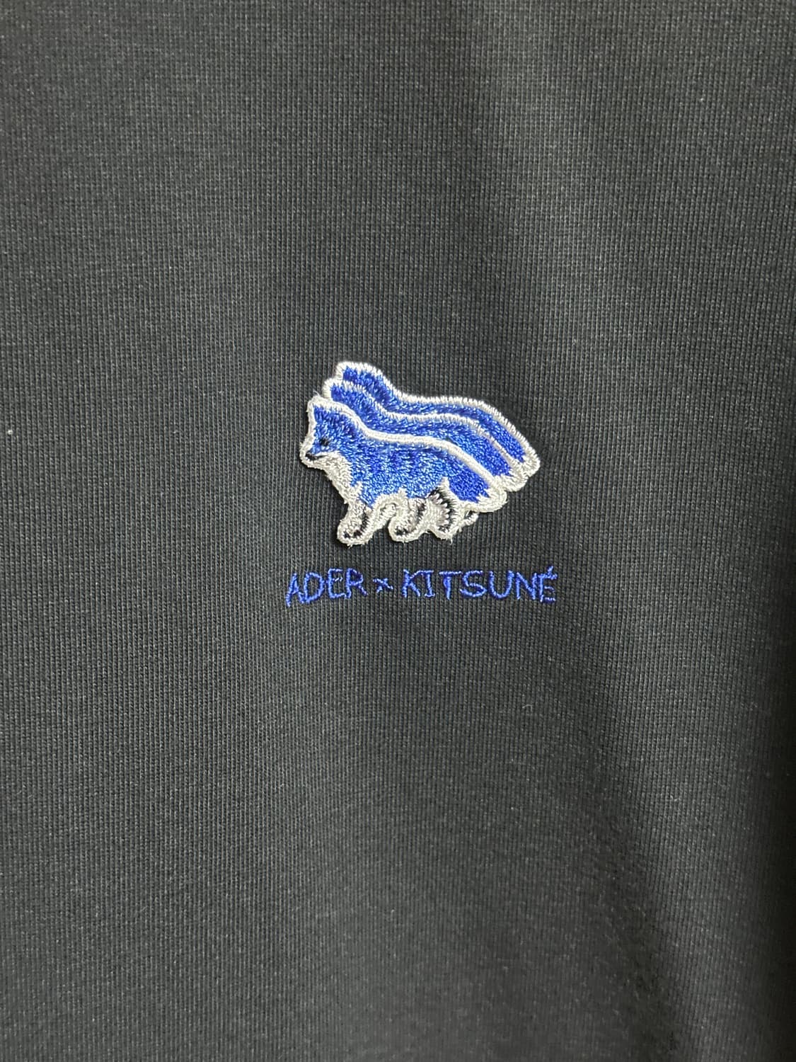 아더에러 메종키츠네 반팔 티셔츠 블랙 트리플 폭스 상품이미지4