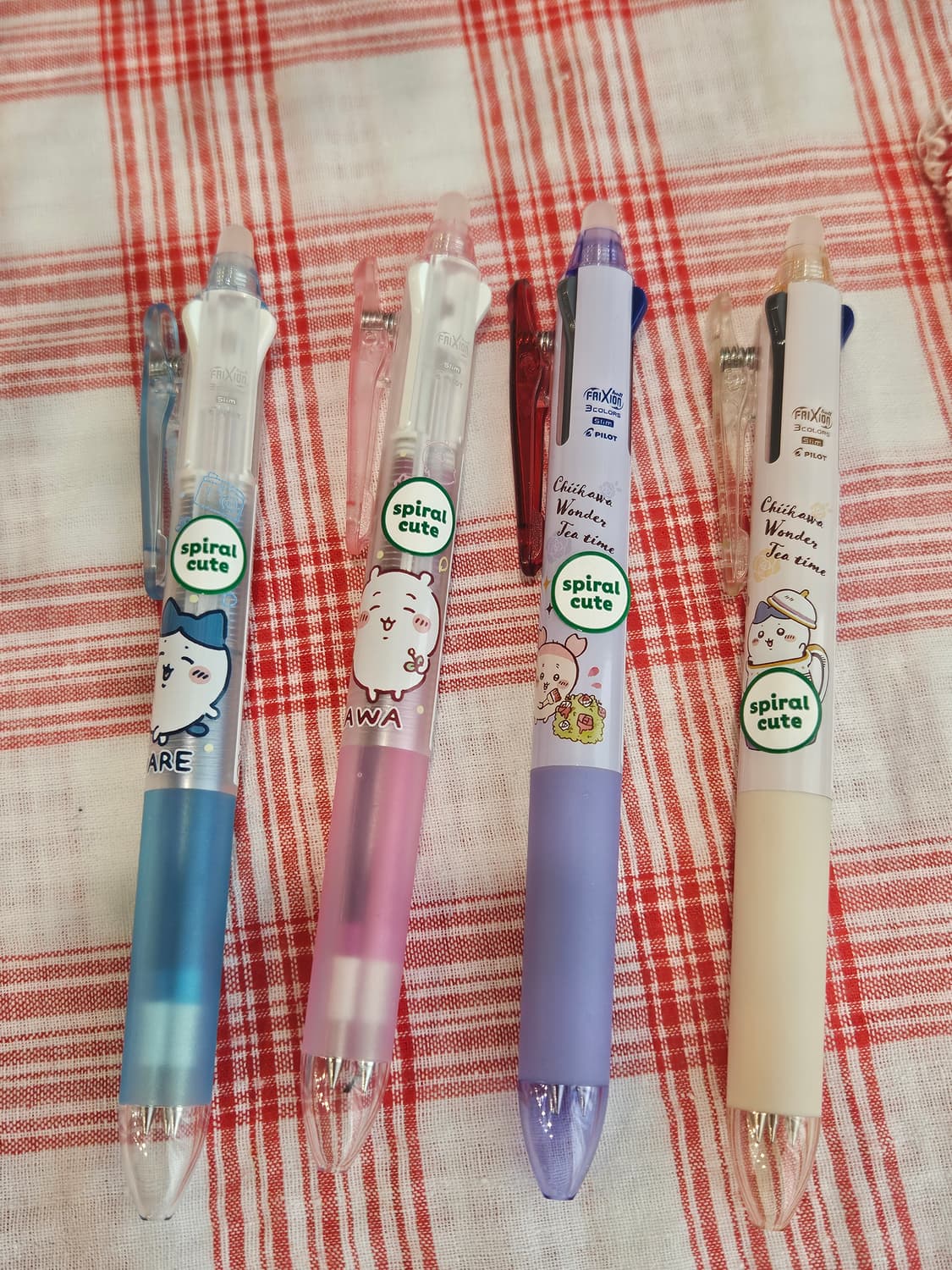 치이카와 하치와레 파이롯트 프릭션 3색볼펜 상품이미지1