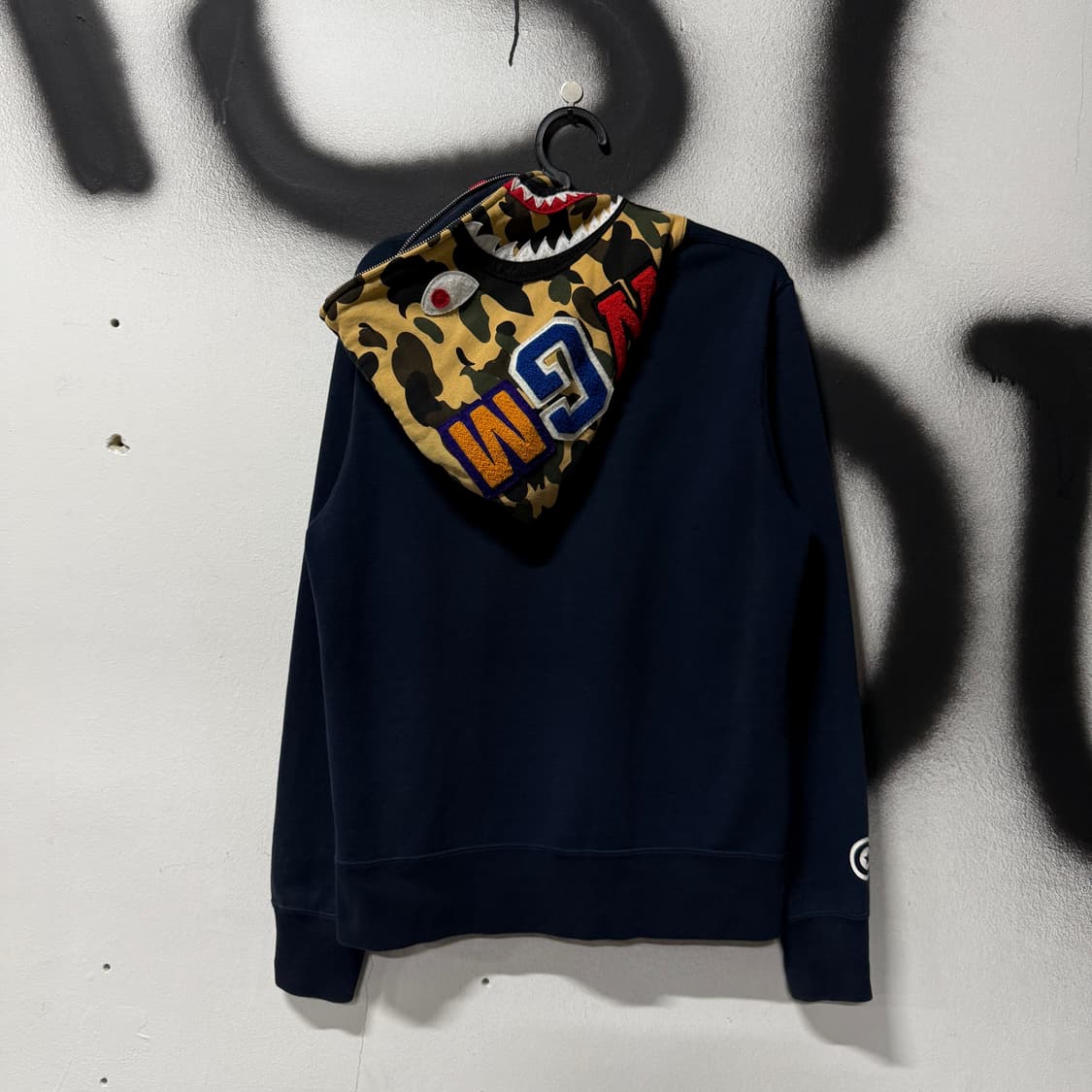 정품 베이프 텍스트 로고 프린팅 1st 반 카모 황계 샤크 풀 집업 후디 상품이미지2