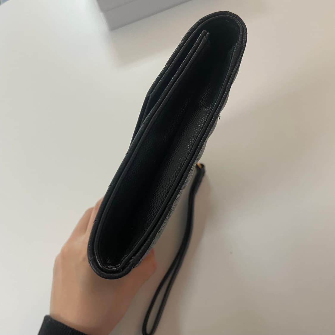 입생로랑 모노그램 엔벨로프 블랙 클러치 상품이미지9