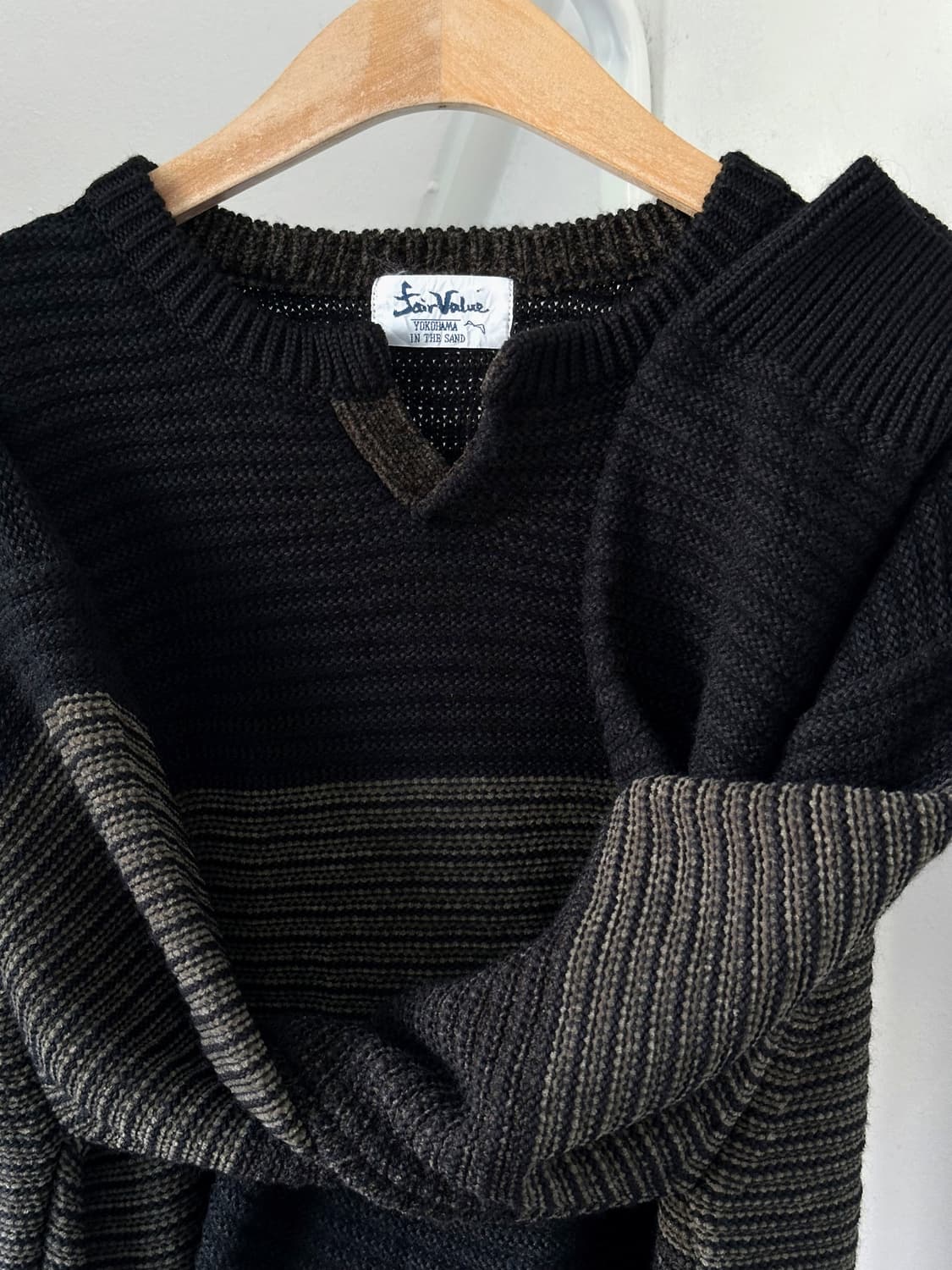 Wool acrylic fabric design neck knit P/O 상품이미지1