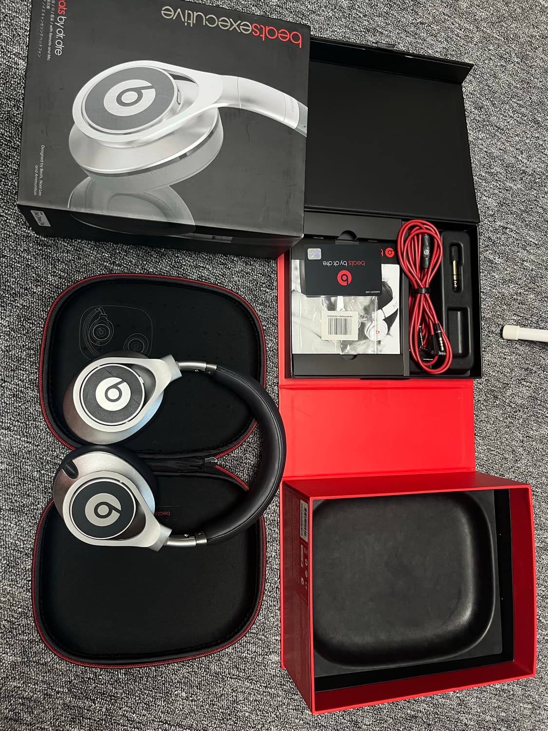 Beats by dr.dre Executive 실버 헤드폰 상품이미지3