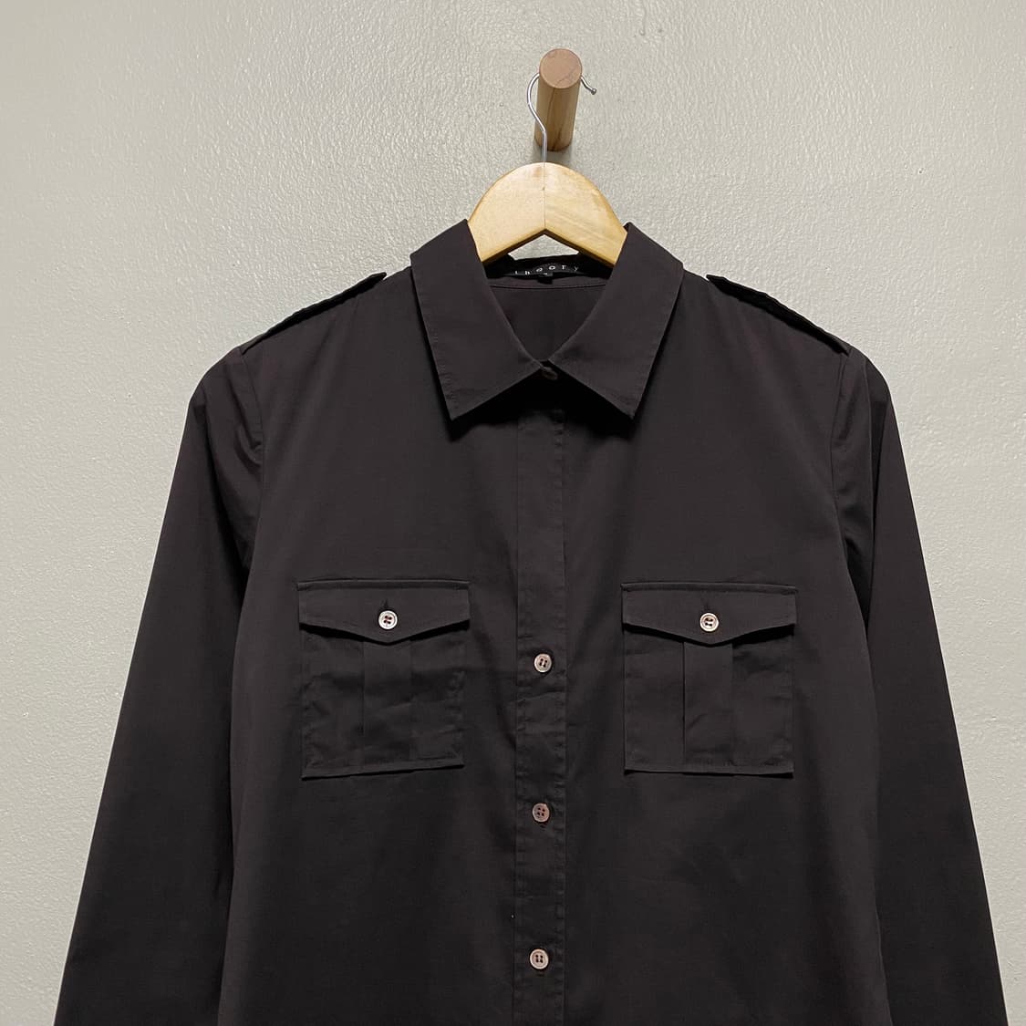 띠어리 포켓 견장 디자인 셔츠 상품이미지2