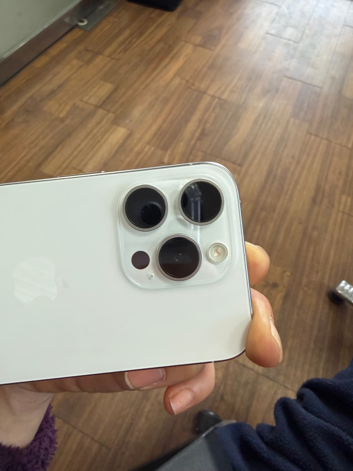 아이폰 15 pro 256기가 화이트티타늄  상품이미지2