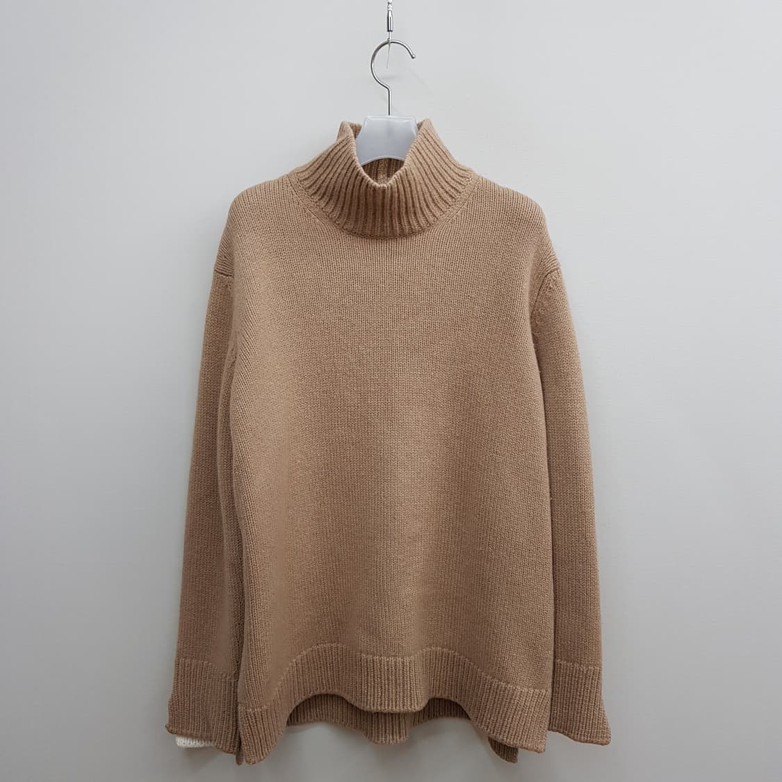 한섬  래트바이티 캐시미어 혼방 하프넥 니트 90사이즈 상품이미지1