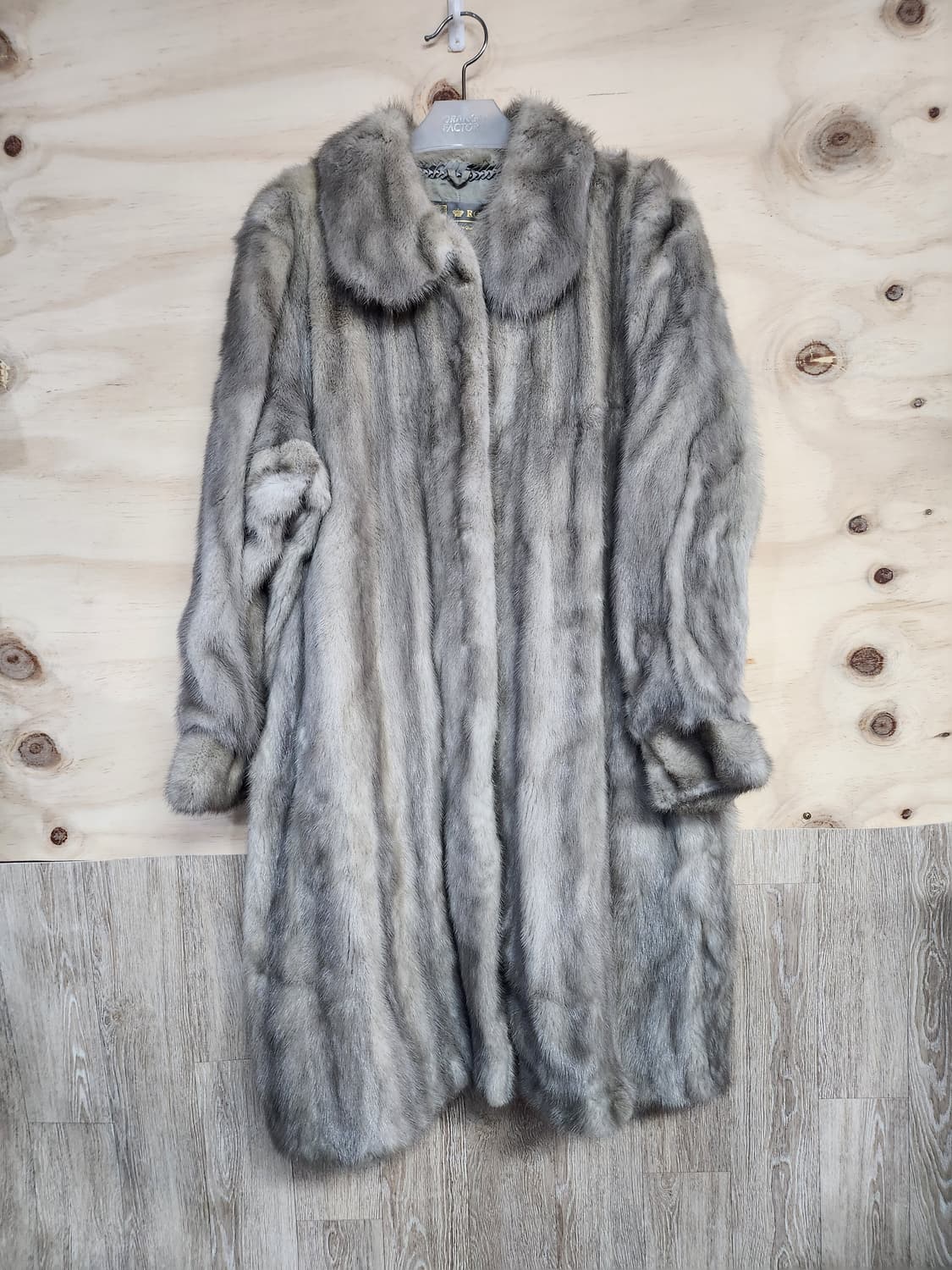 194) 로얄 사가 롱 밍크코트 상품이미지1