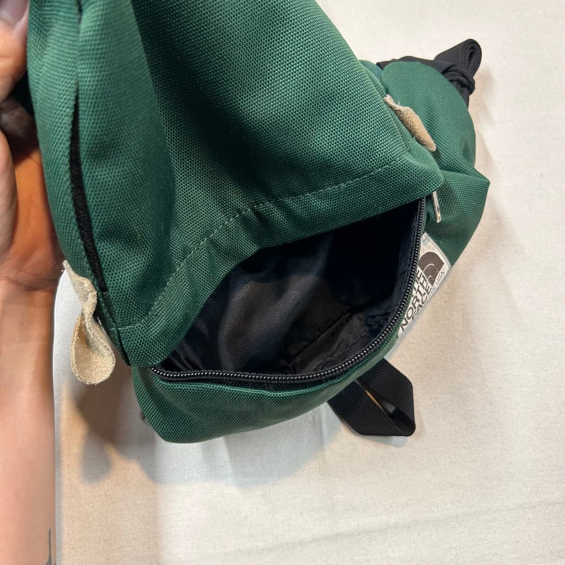노스페이스 슬링백 가방 상품이미지3
