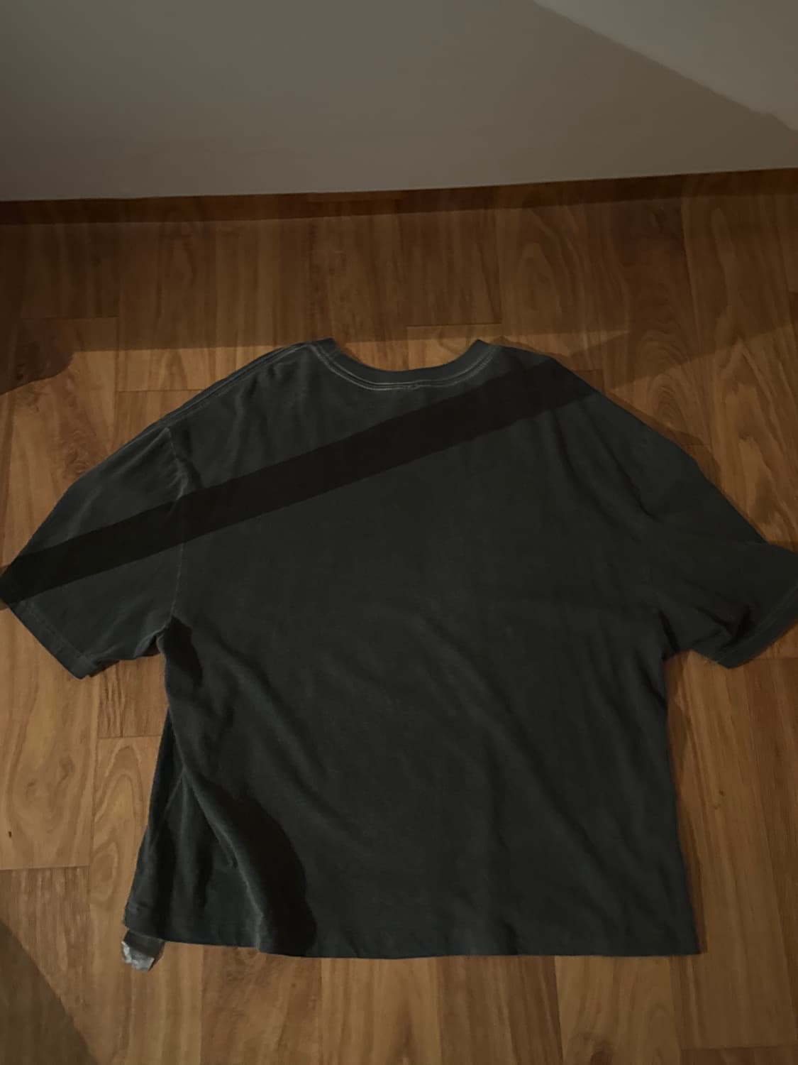 트래블(TRAVEL) 아뜰리에 피그먼트 반팔티 블랙 차콜 상품이미지2