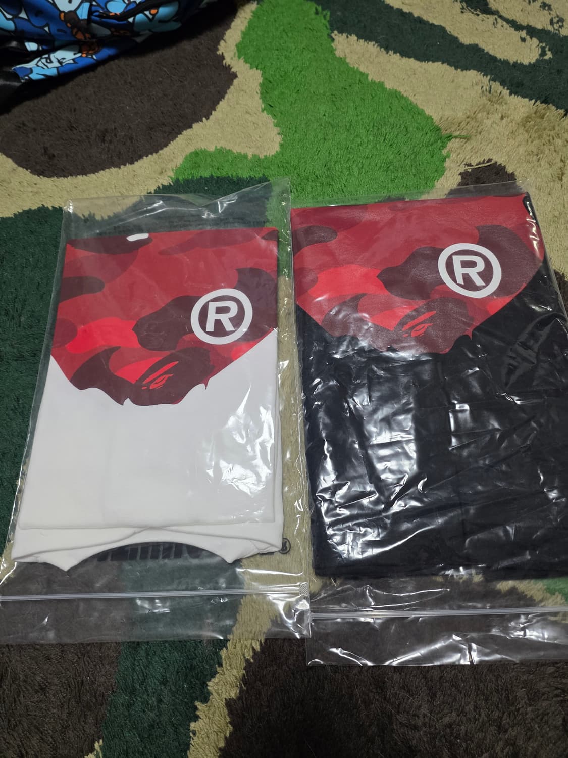 [160] 베이프 레드카모 빅사루 반팔티 블랙 키즈 상품이미지4