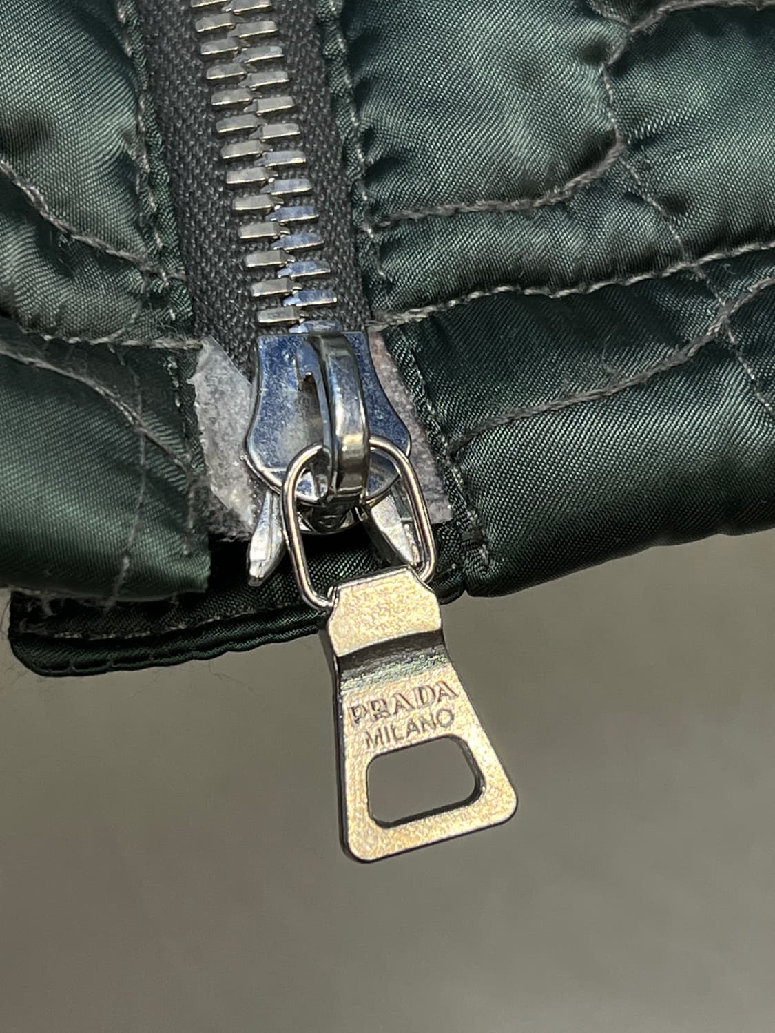 프라다 패딩점퍼 44 (한국 55~66정도) 상품이미지4