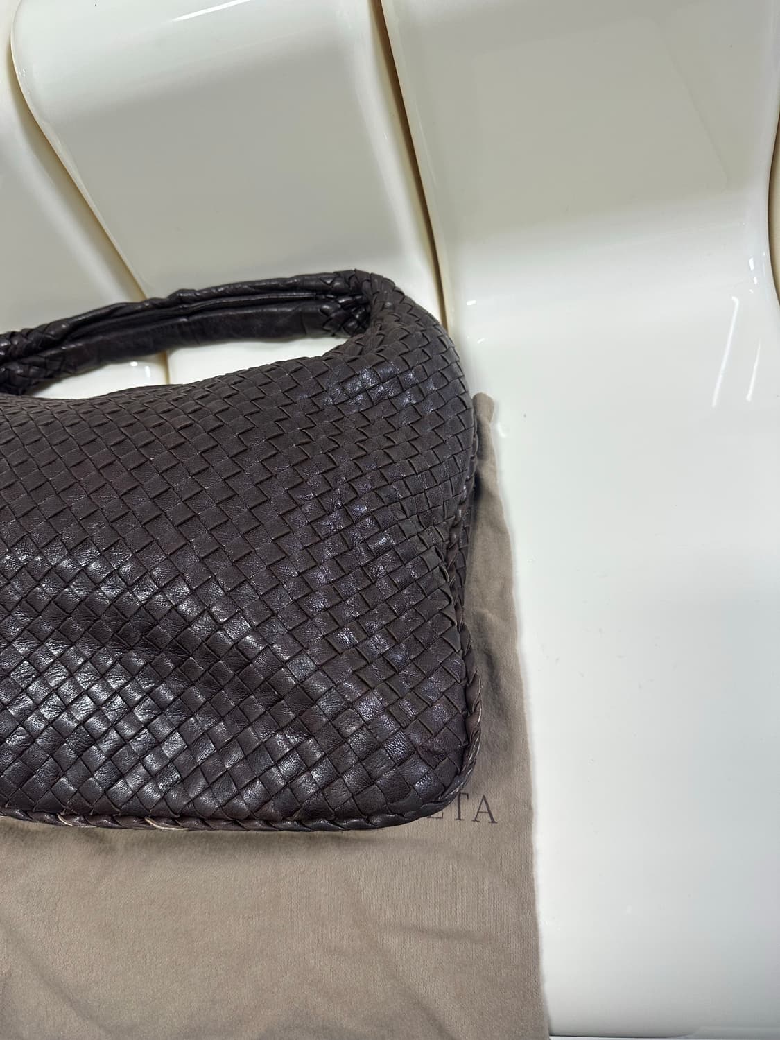 [A 정품] 보테가베네타 호보백 미디움 다크브라운 상품이미지4