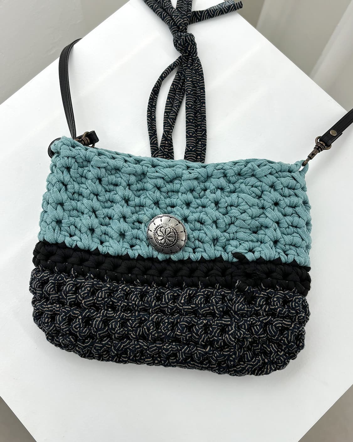 애쉬 아쿠아 콘트라스트 배색 위빙 빈티지 크로스 백 상품이미지3