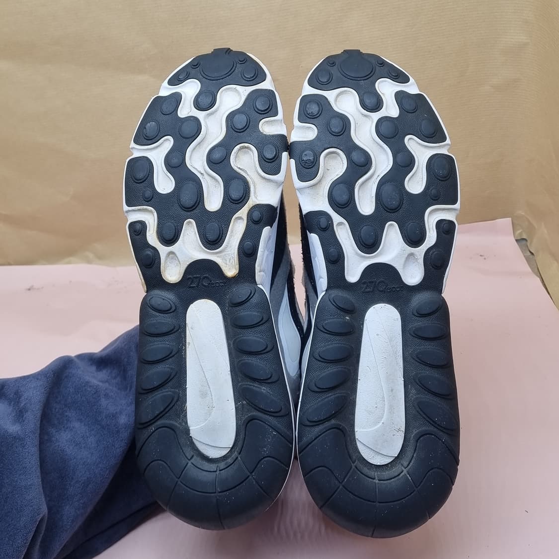 나이키 에어맥스270 리액트 남성운동화 260 상품이미지3