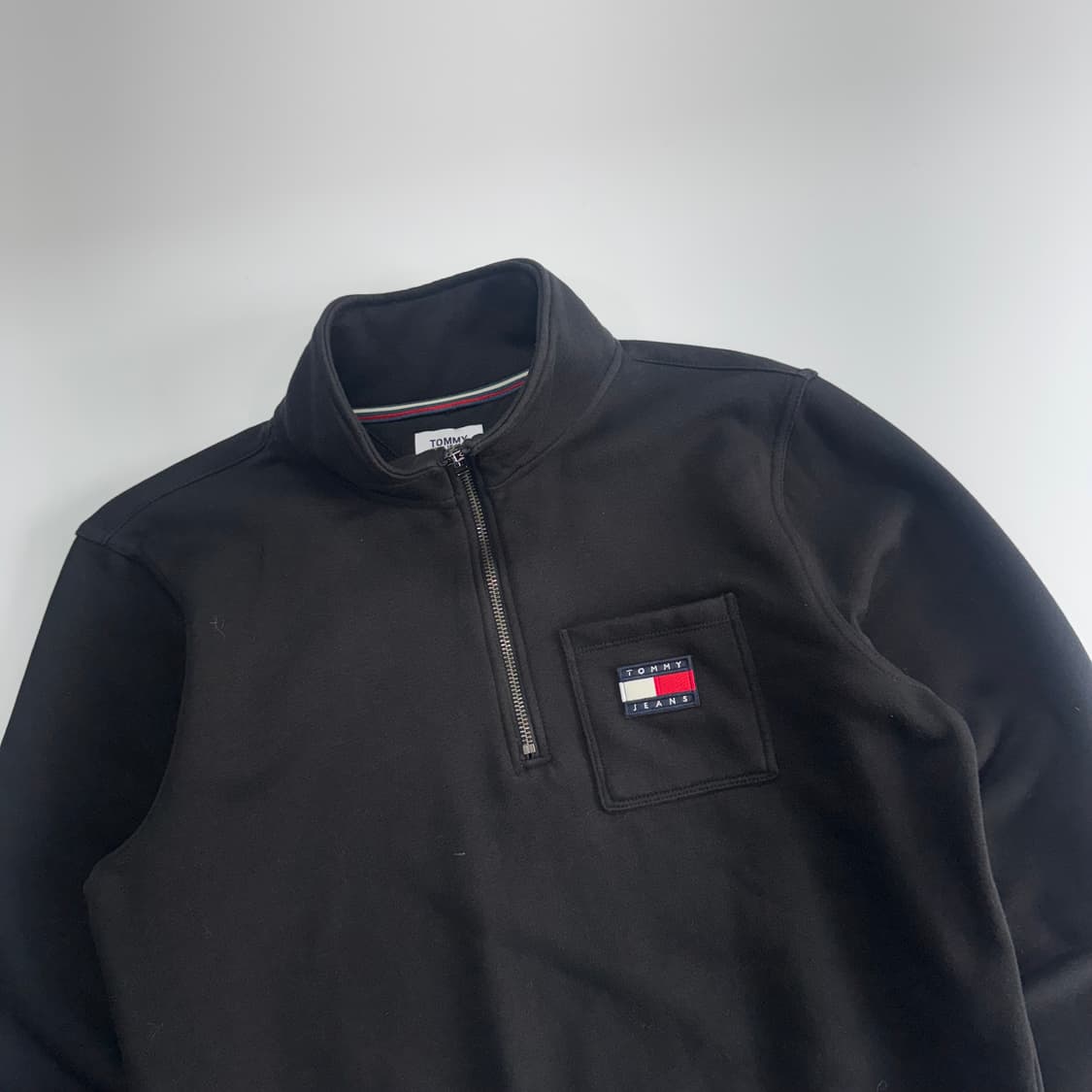 Tommy jeans 타미 진스 스몰로고 반집업 블랙 맨투맨  상품이미지4