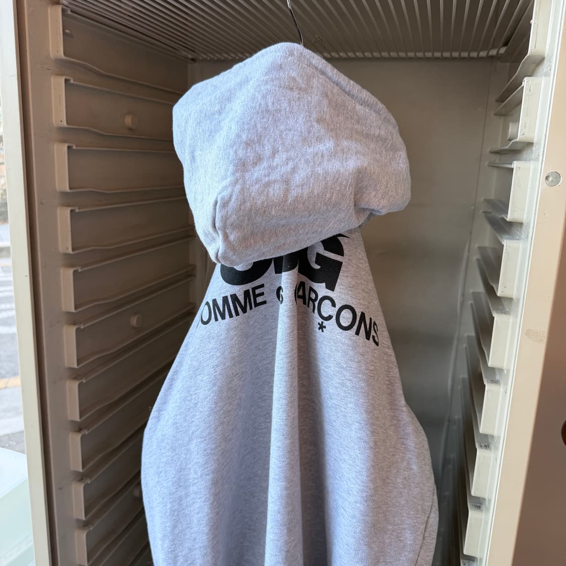 CDG 로고 후드 집업 상품이미지1