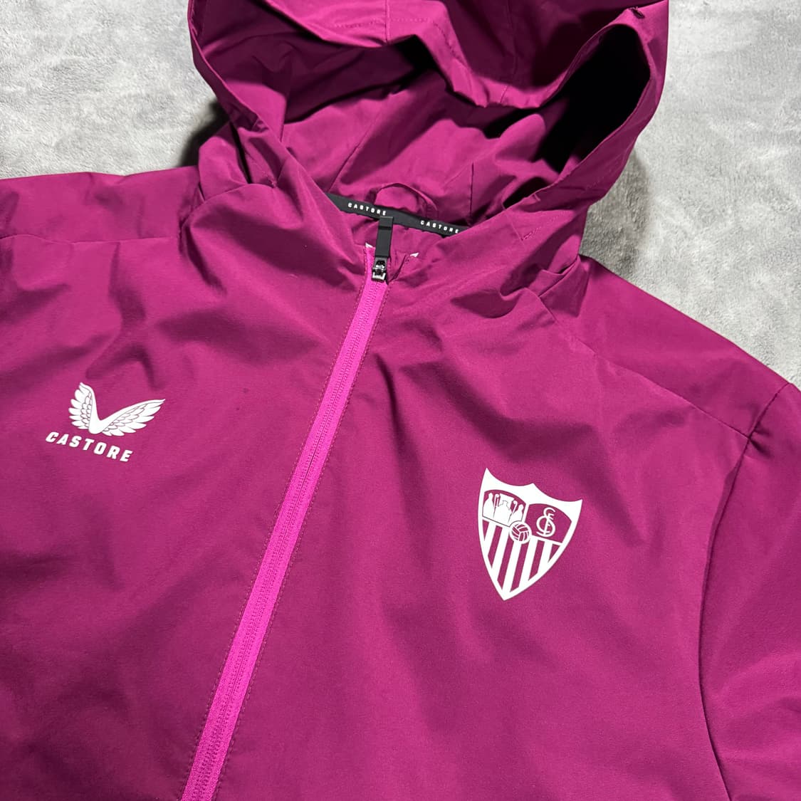 카스토레 세비야 FC 후드 바람막이 자켓 상품이미지2