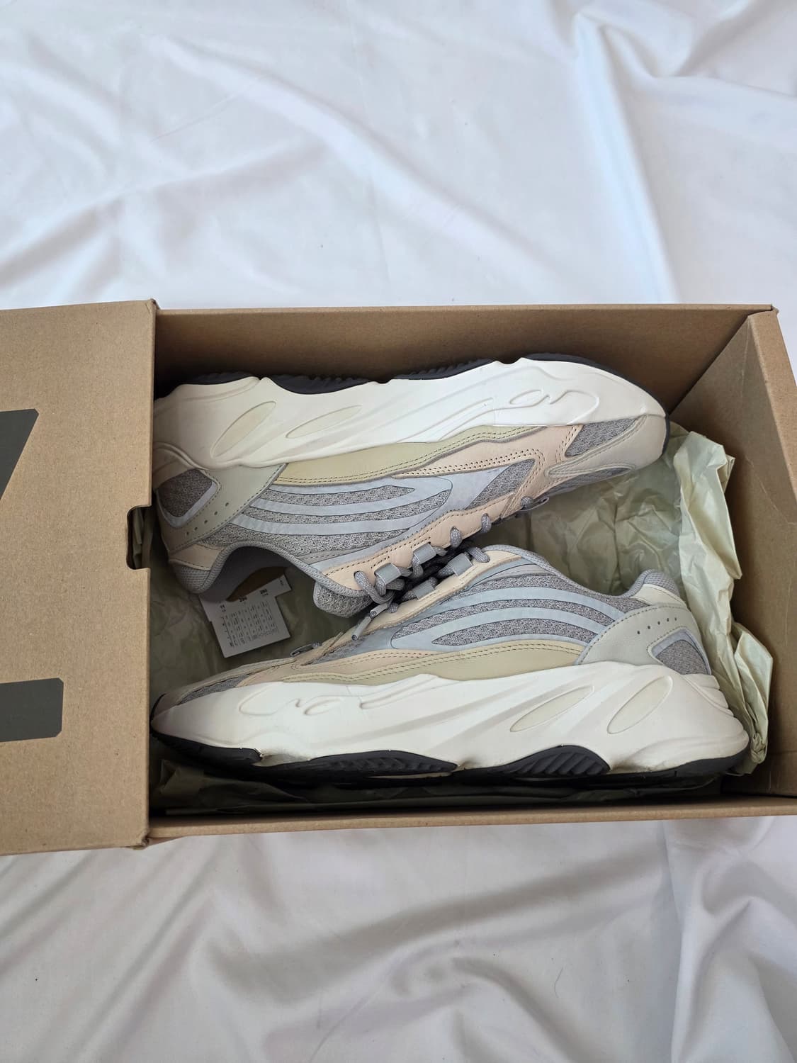 아디다스 이지 부스트 700 V2 크림(285) 상품이미지1