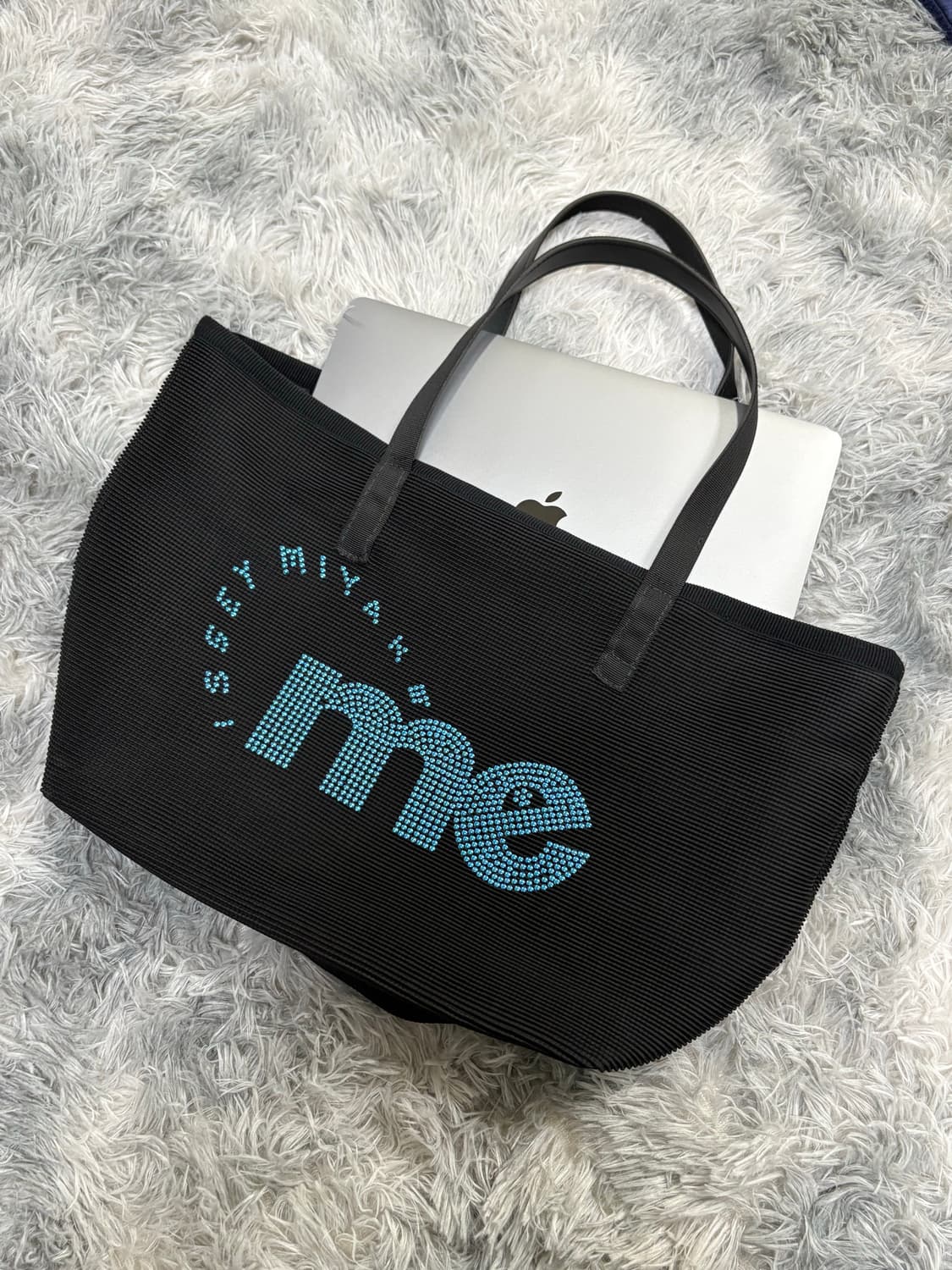 이세이미야케 플리츠 토트백 상품이미지1