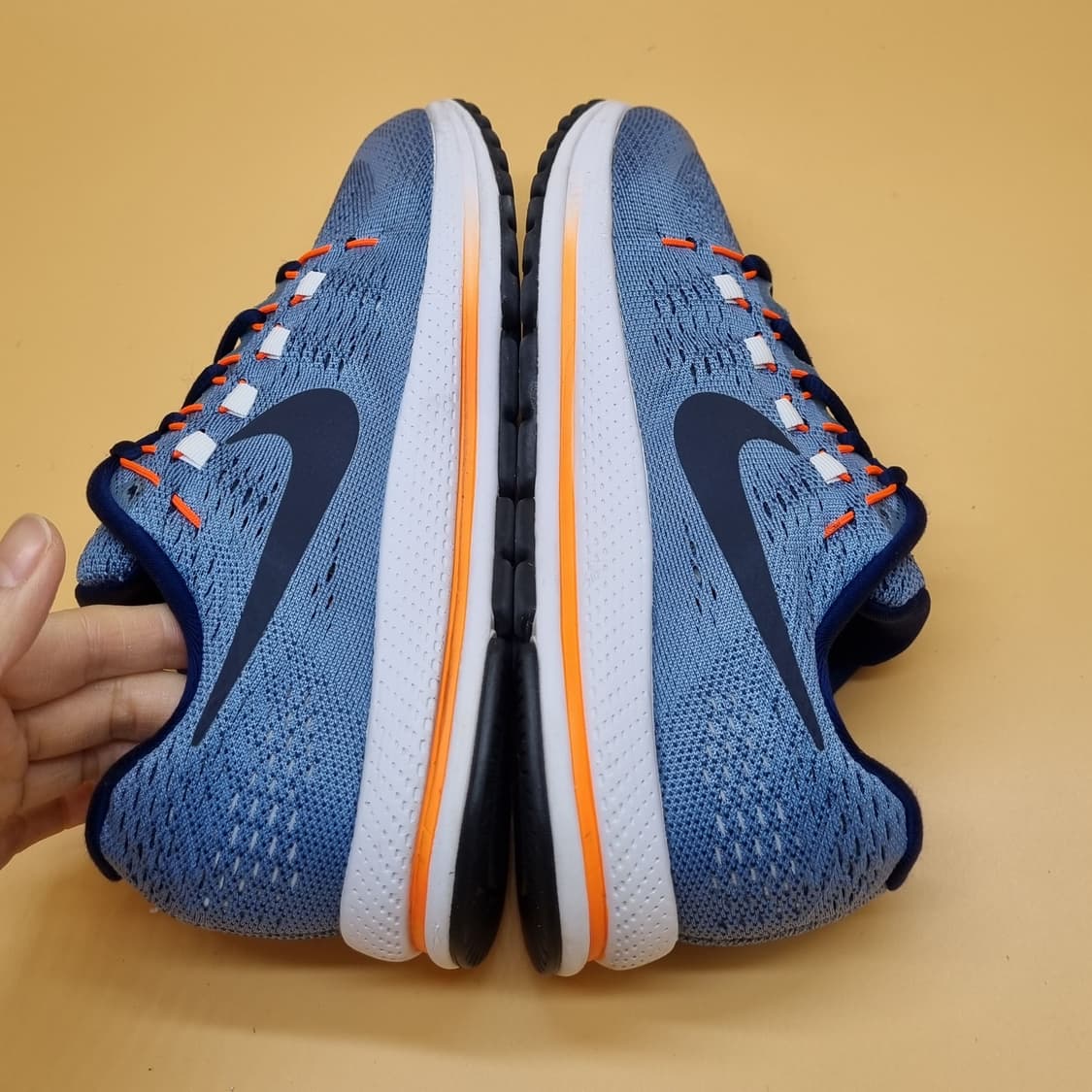 나이키 에어 줌 보메로12 운동화250. 상품이미지5