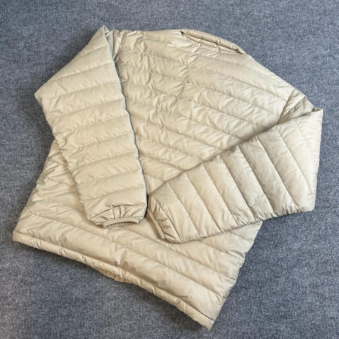 파타고니아 경량패딩 그레이 상품이미지4