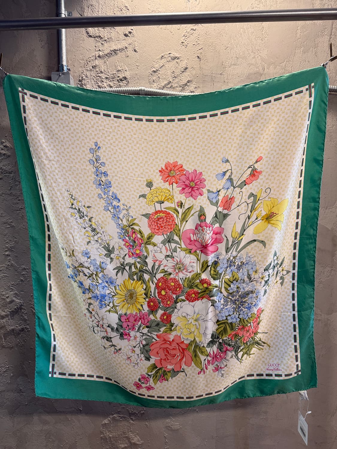 구찌 실크 스카프 플로럴 보타닉 패턴 클래식 라인 상품이미지1