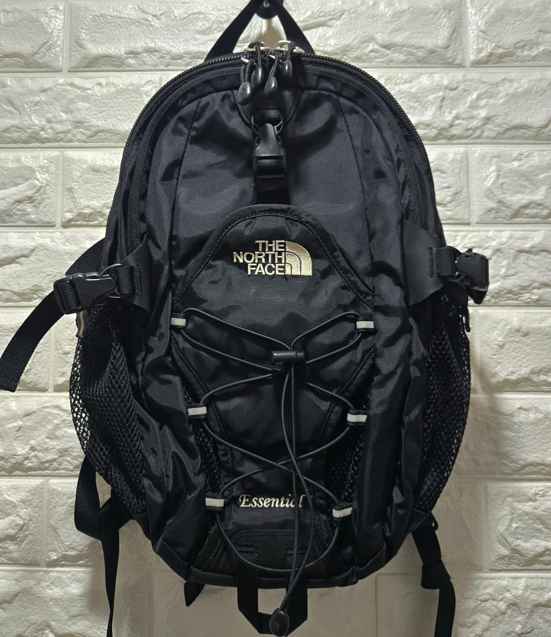 노스페이스 에센셜 스트링 테크웨어 백팩 20L 상품이미지2