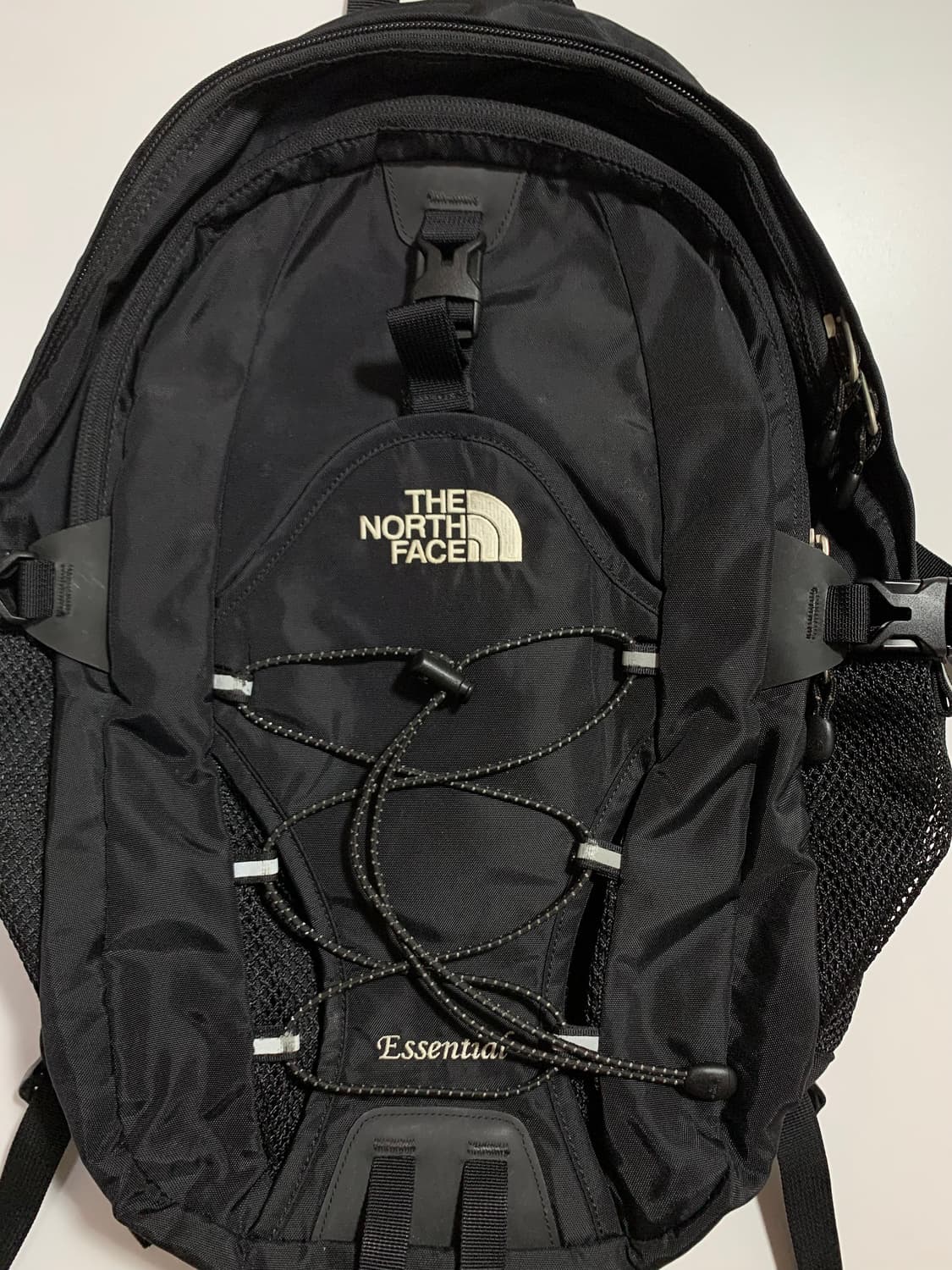 노스페이스 에센셜 블랙 백팩 상품이미지2