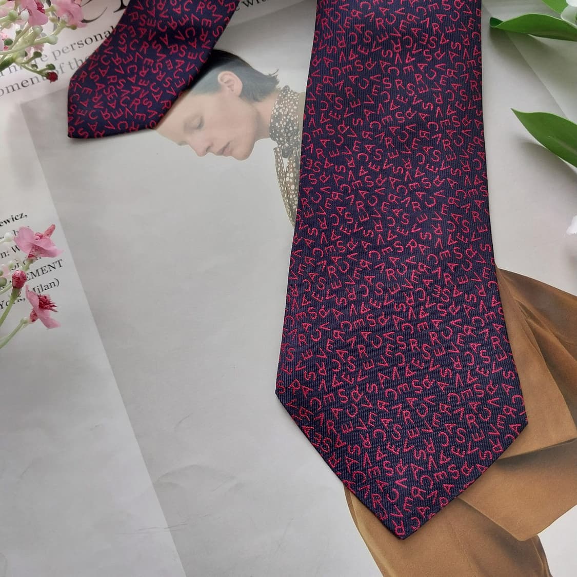 베르사체 실크 네이비&와인 이니셜 넥타이 8.2cm A+등급 K1639
 상품이미지4