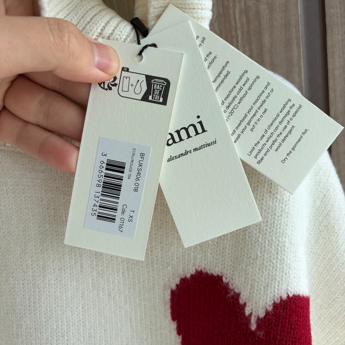 새상품(XS) 아미 하트 빅로고 터틀넥 니트 화이트 아이보리 상품이미지2