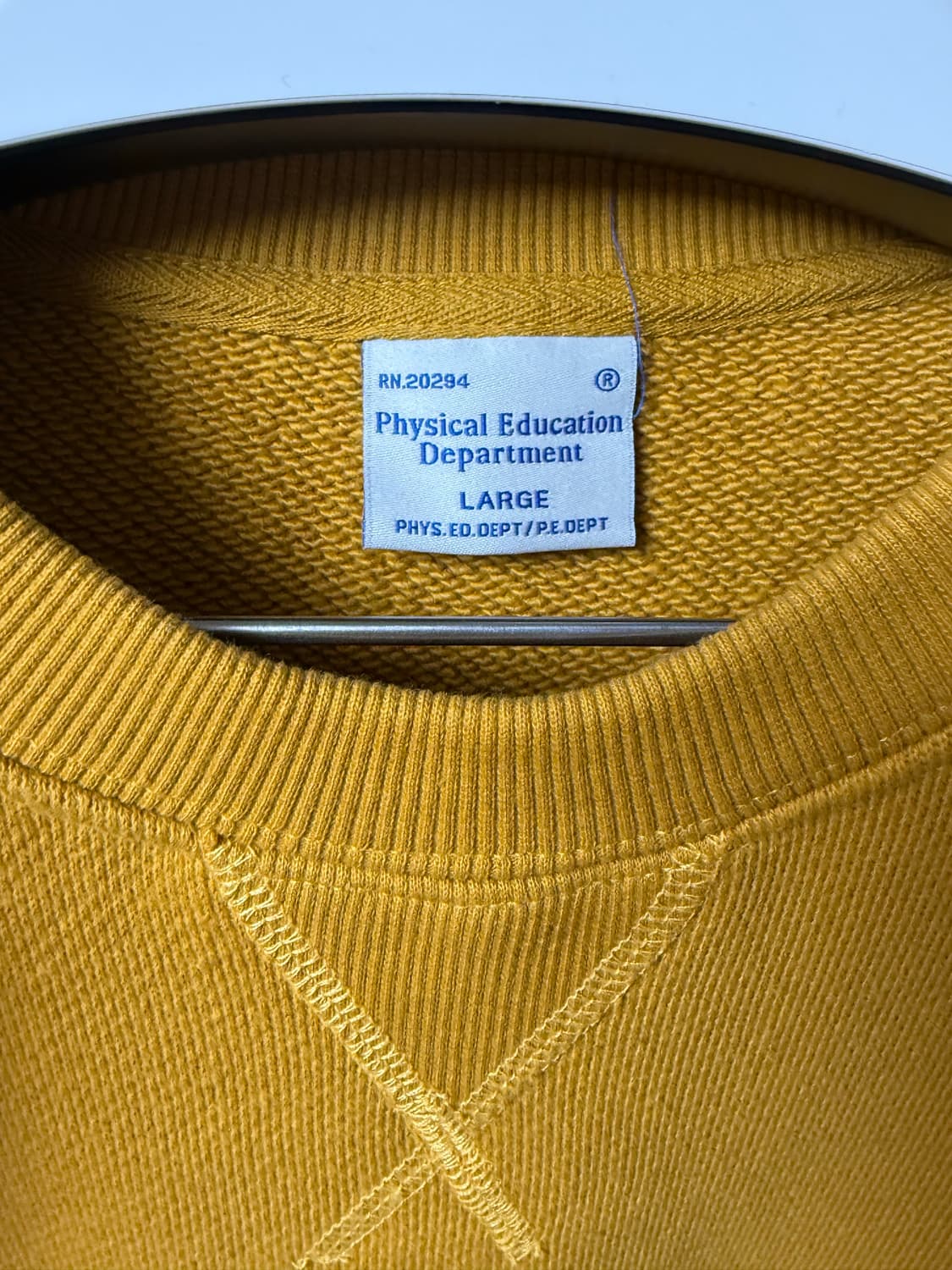 피지컬 에듀케이션 디파트먼트 맨투맨 머스타드 상품이미지3