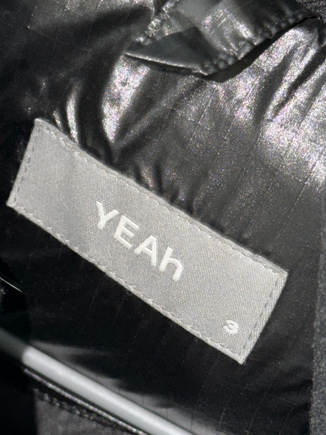 YEAH 글로시패딩 블랙 3사이즈 상품이미지3