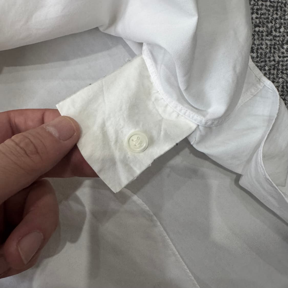 꼼데가르송 블랙하트 와펜 화이트 셔츠 상품이미지5