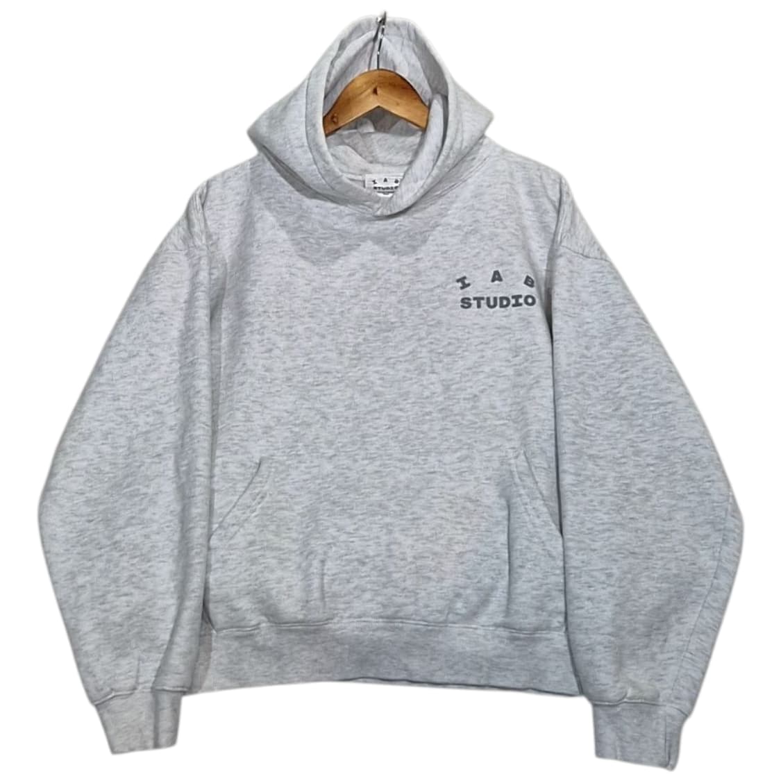 IAB STUDIO 아이앱 스튜디오 빅 로고 후드티 상품이미지2