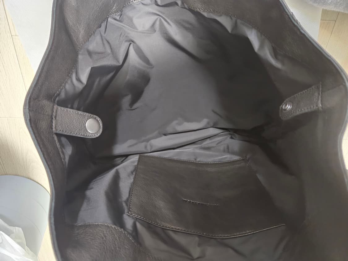 해칭룸 웹 램스레더 토트백 상품이미지4