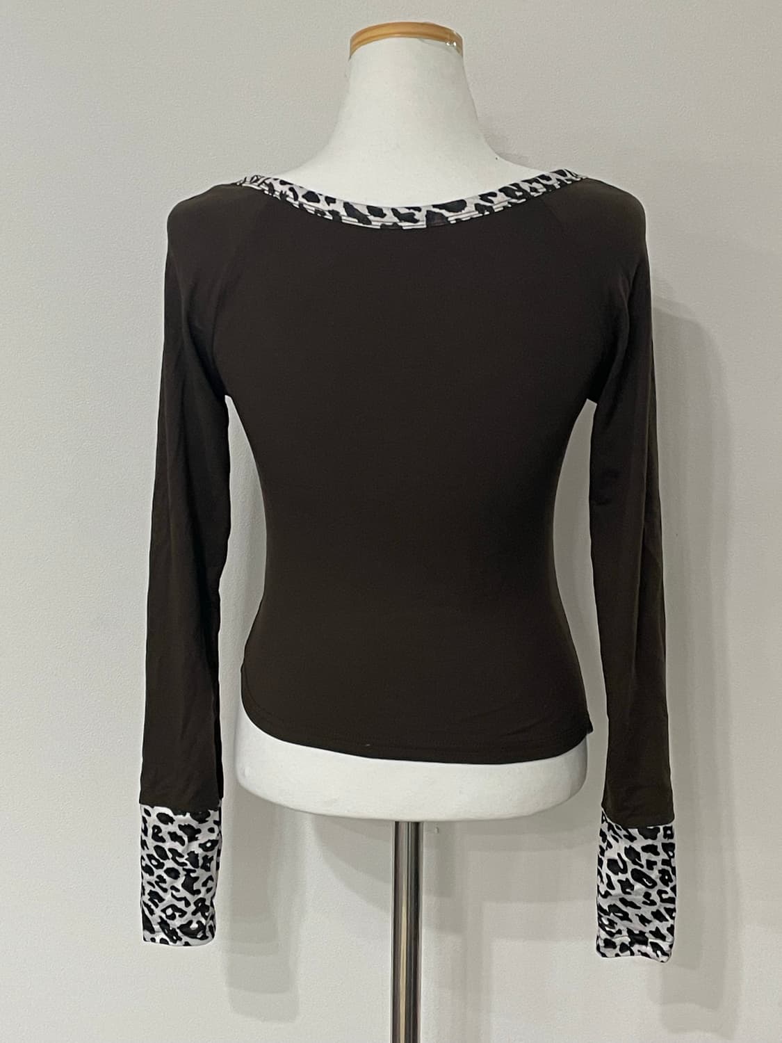 나눔) 브라운 호피 딱붙핏 언발 롱슬리브 라떼갸루 레오파드 초코 상품이미지2